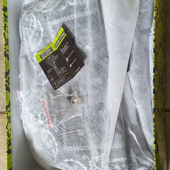 Cape Robin Black thigh high boots - Picture 5 of 6